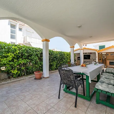 Petra In - Haus Fuer 6-8 Personen ביבינייה