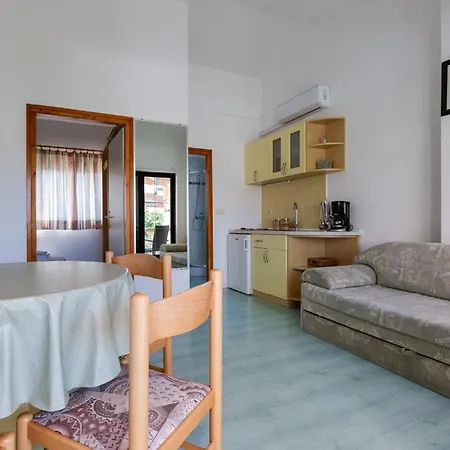 Petra In - Haus Für 6-8 Personen