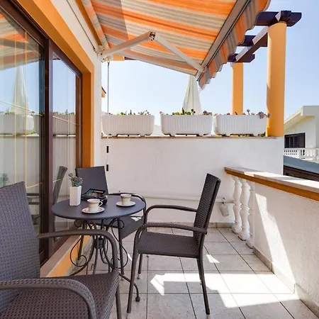 Petra In - Haus Für 6-8 Personen Villa Bibinje