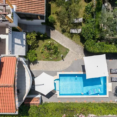 Petra In - Haus Für 6-8 Personen * Bibinje